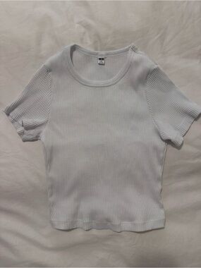 BASIC RIBBED CROP T SHIRT